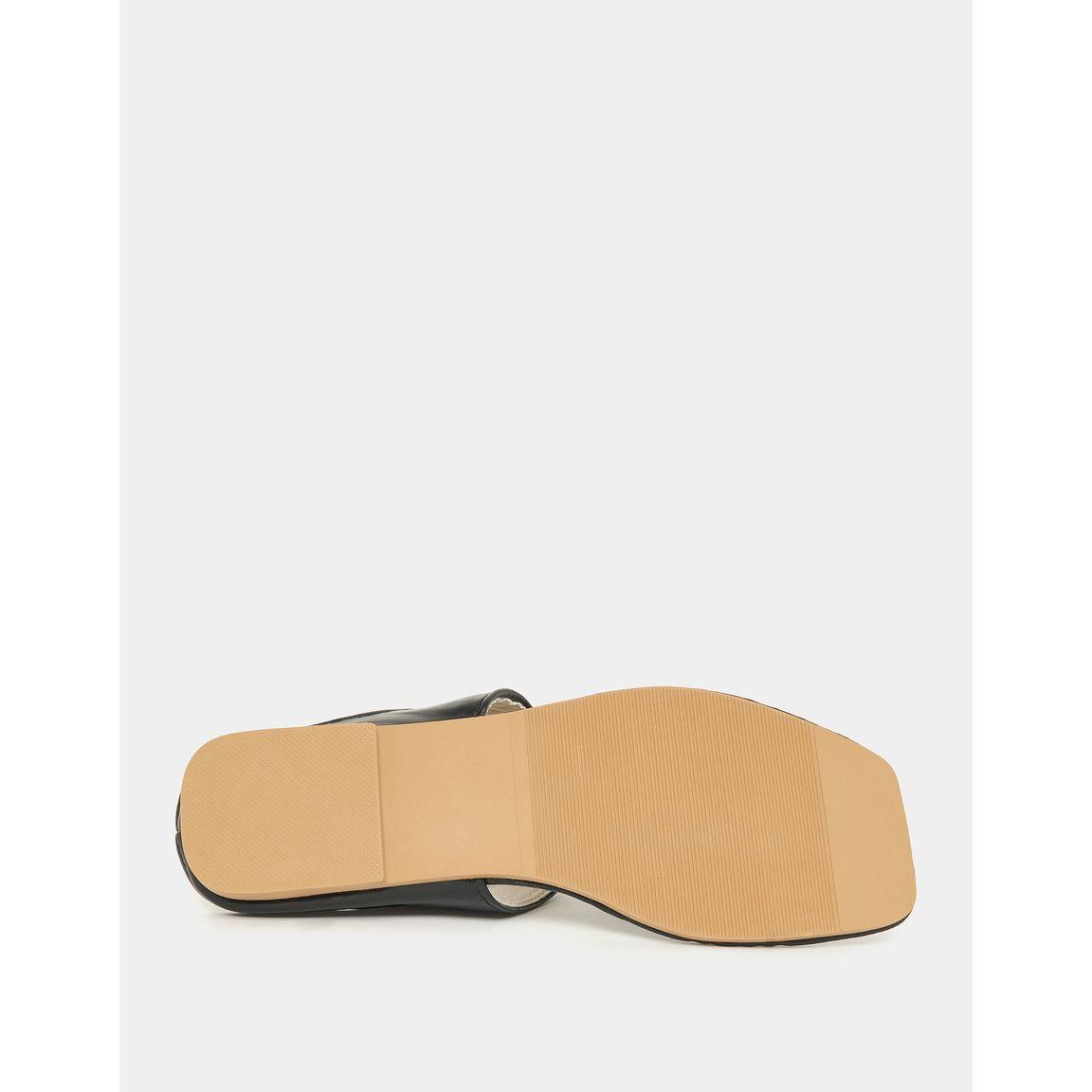 Styli Metal Trim Thong Flat Sandals-women-shoes-sandals-flats-image-7