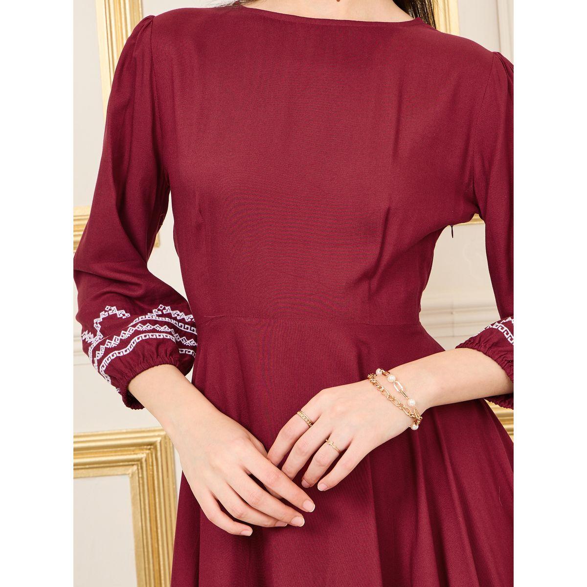 فستان ميدي بحافة واسعة وتفاصيل مُطرّزة-women-clothing-dresses-image-3