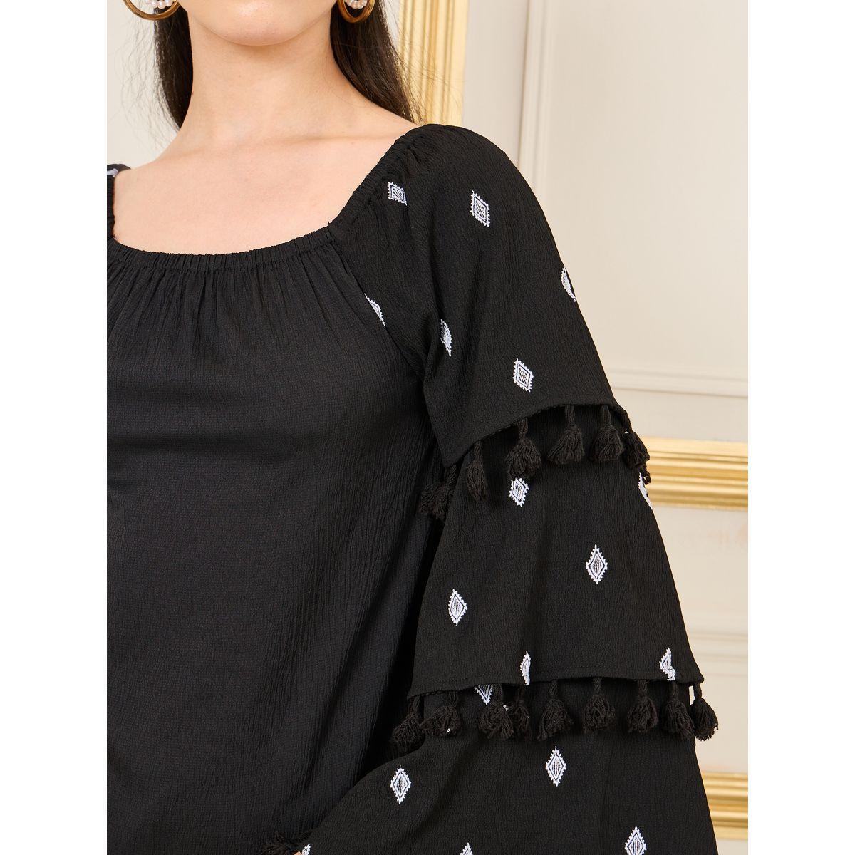 بلوزة بقصة عادية وتفاصيل مُطرّزة-women-clothing-shirtsandblouses-blouses-image-4