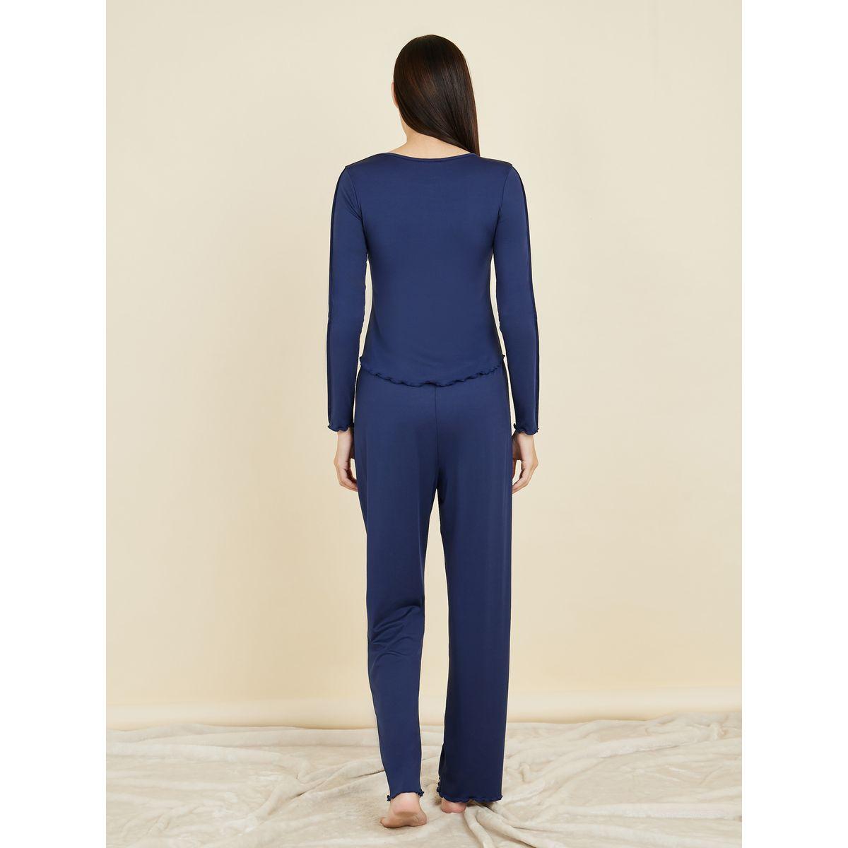 طقم من بنطال بيجاما وتيشيرت بتداخلات محزوزة-women-clothing-nightwear-pyjamas-longsets-image-4