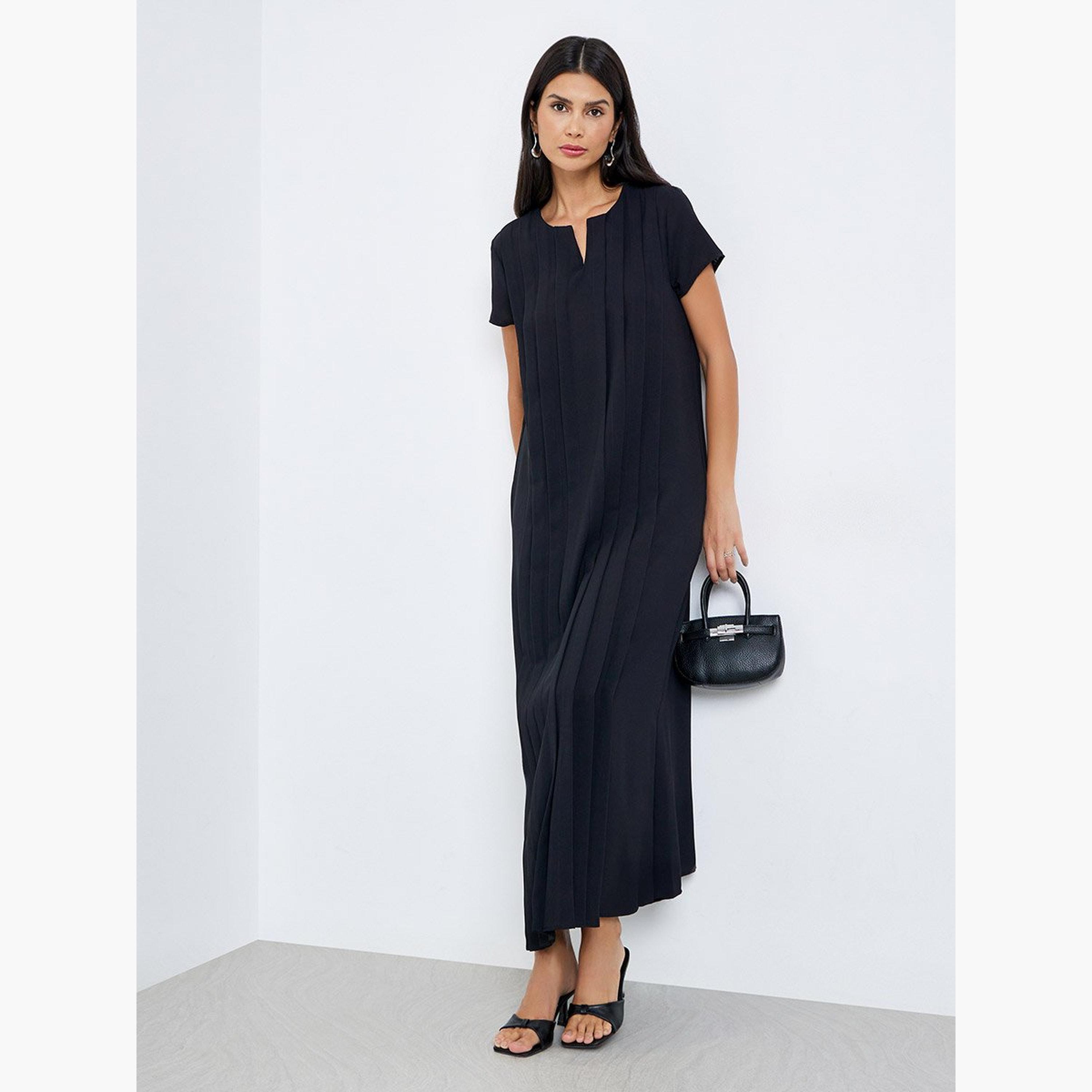 أميرة x ستايلي جلابية بتفاصيل كسرات وياقة بشق-women-arabicclothing-jalabiyas-image-1