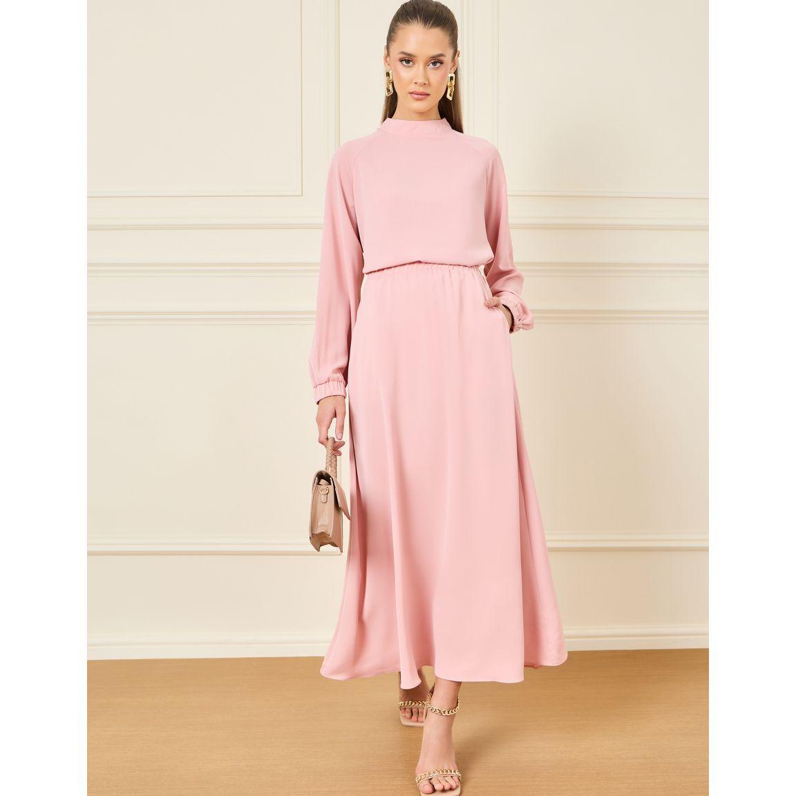 طقم منسق - بلوزة بياقة عالية مع تنورة طويلة وجيوب-women-clothing-coordsets-image-1