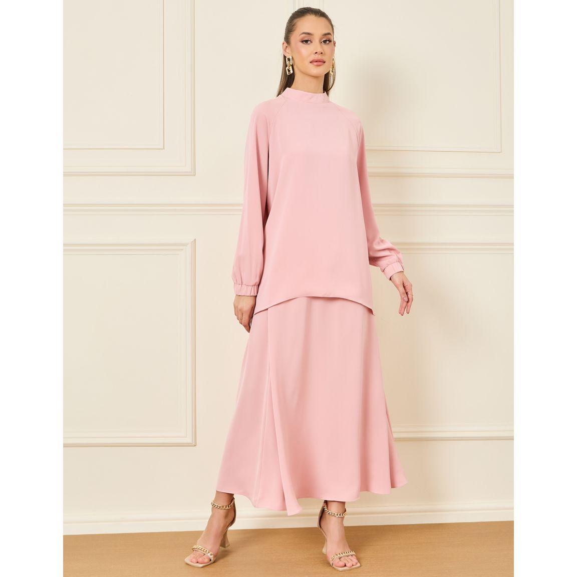 طقم منسق - بلوزة بياقة عالية مع تنورة طويلة وجيوب-women-clothing-coordsets-image-2