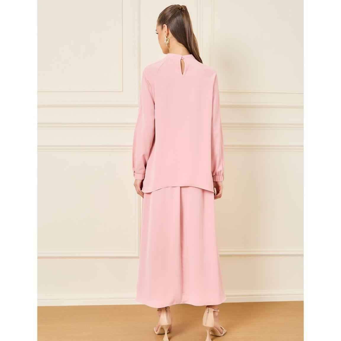 طقم منسق - بلوزة بياقة عالية مع تنورة طويلة وجيوب-women-clothing-coordsets-image-5