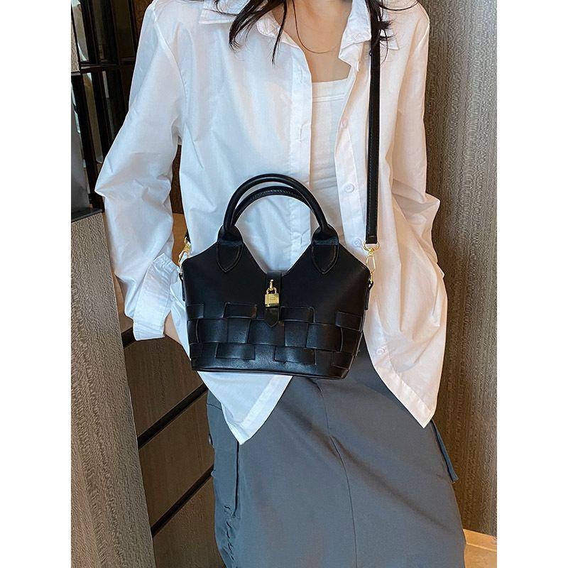 شنطة يد مضفرة بحمالة يد قابلة للفصل-women-bagsandwallets-handbags-image-2