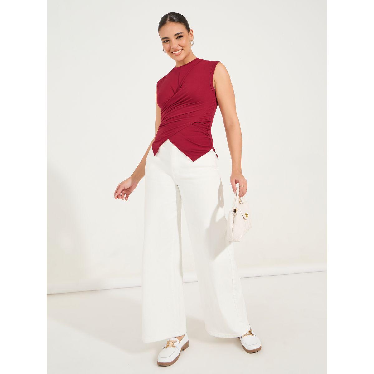 تيشيرت مُجسم بلا اكمام مع ياقة دائرية-women-clothing-tshirts-image-2