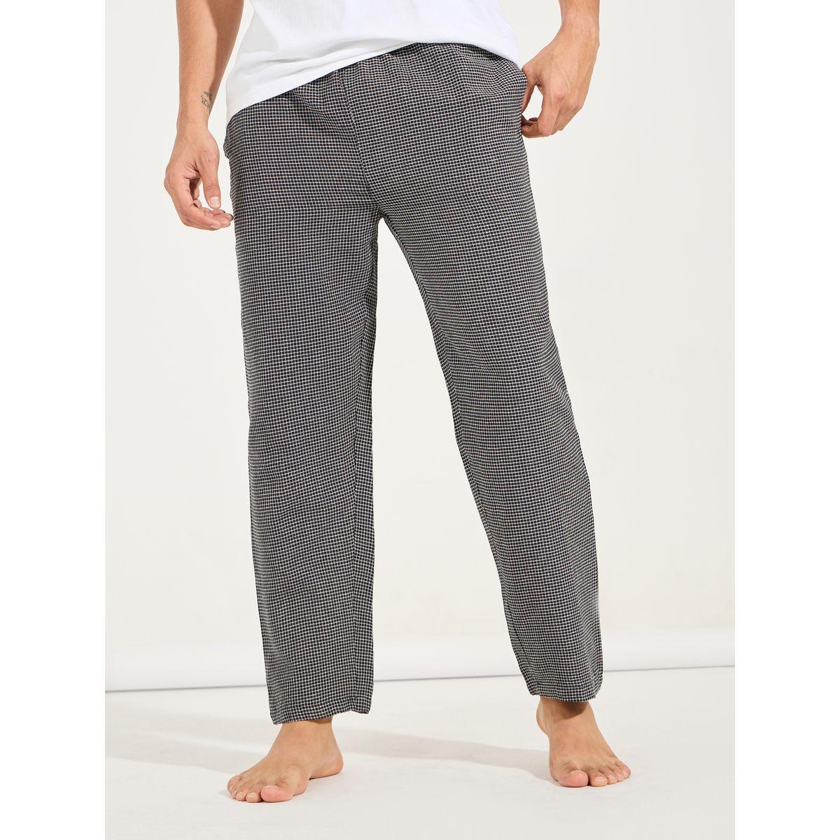 بنطال بيجاما منسوج بطبعة مربعات واربطة-men-clothing-nightwear-pyjamaandshorts-image-1