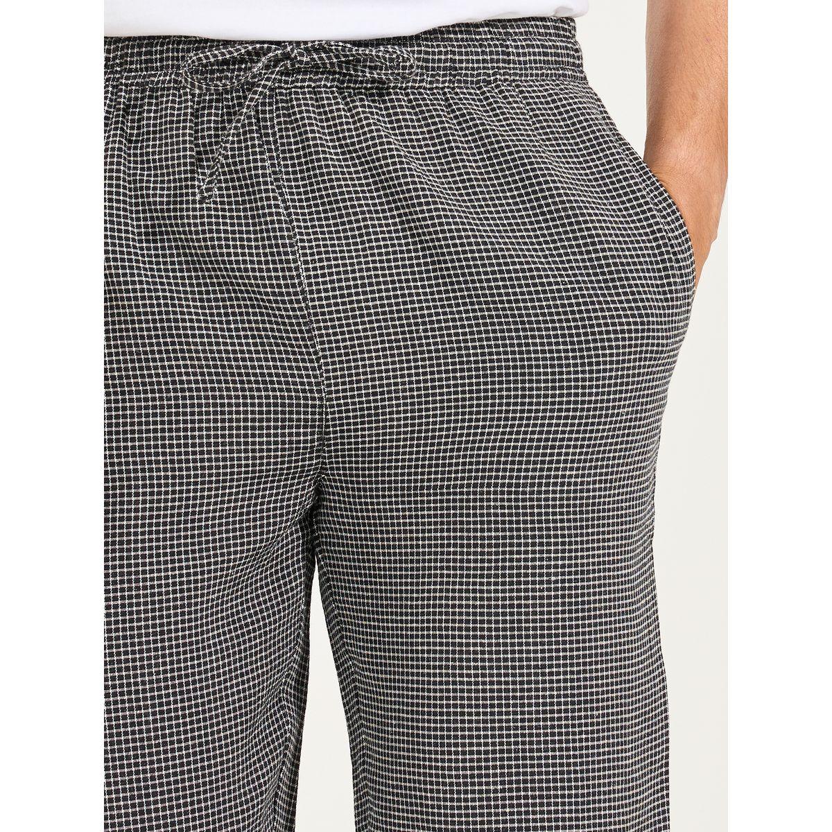 بنطال بيجاما منسوج بطبعة مربعات واربطة-men-clothing-nightwear-pyjamaandshorts-image-3