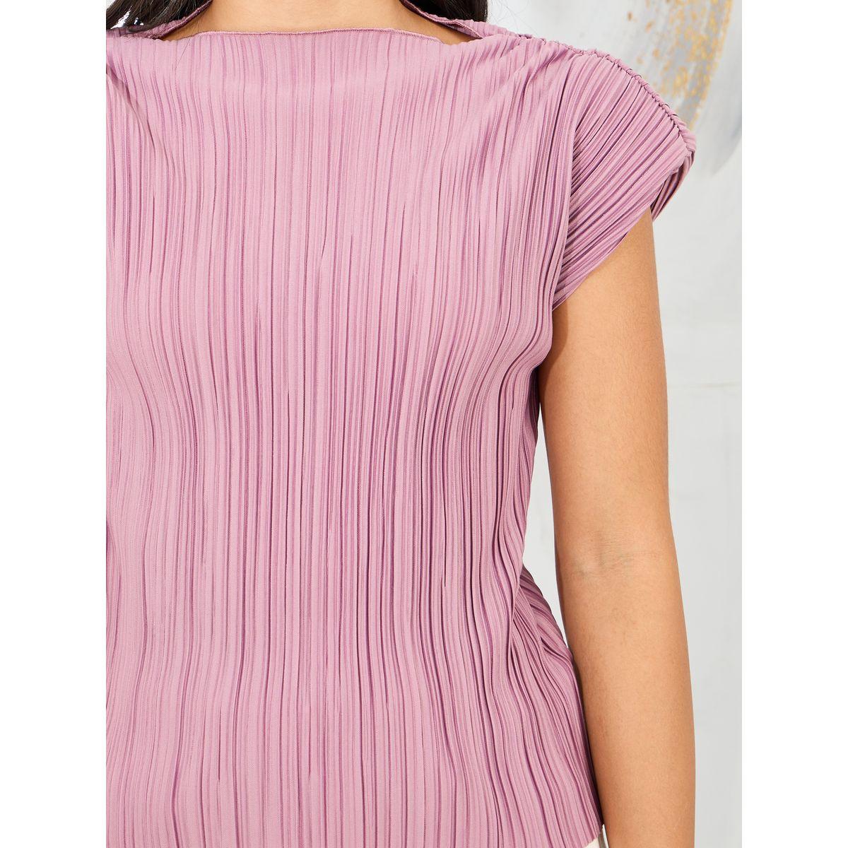 تيشيرت بكسرات وياقة دائرية-women-clothing-tshirts-image-4