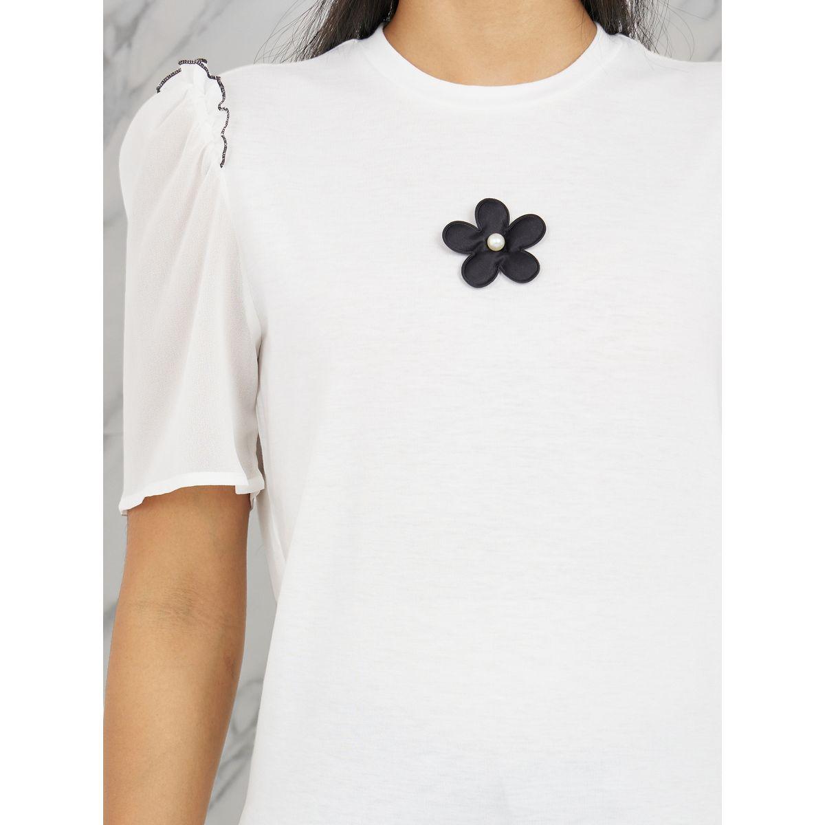 Styli Floral Applique Lettuce Edge Round Neck T-shirt-women-clothing-tshirts-image-4