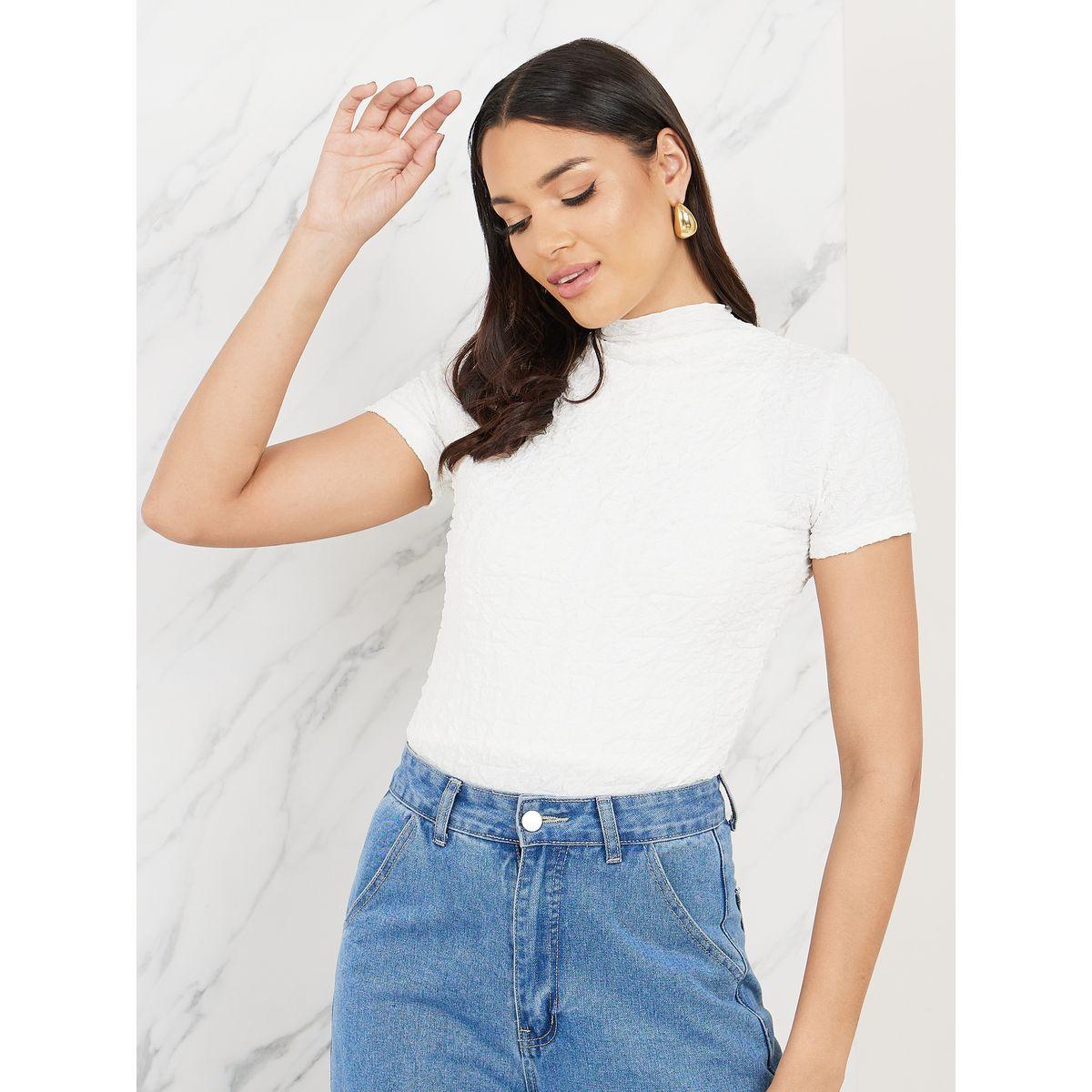تيشيرت بياقة عالية وتفاصيل بارزة الملمس-women-clothing-tshirts-image-1