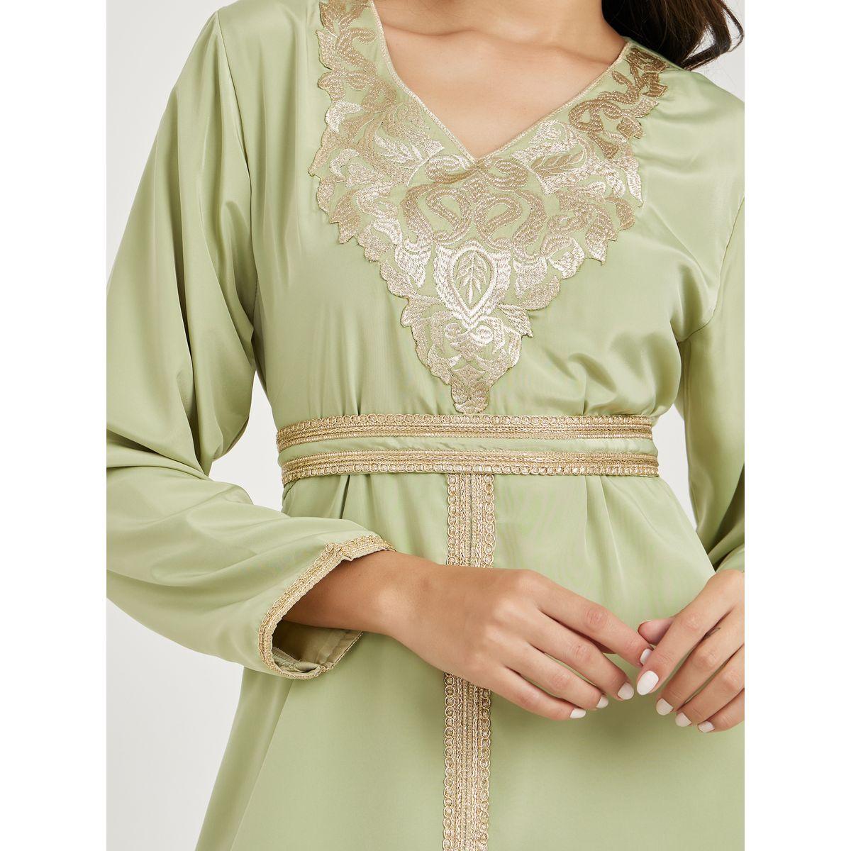 فستان بتصميم جلابية وتفاصيل مُطرّزة-women-arabicclothing-jalabiyas-image-4