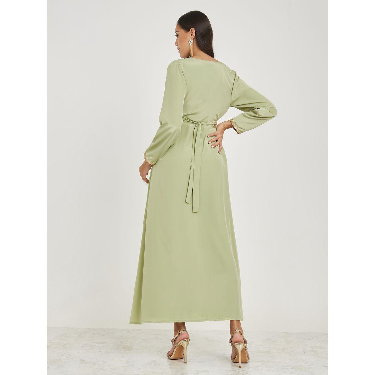 فستان بتصميم جلابية وتفاصيل مُطرّزة-women-arabicclothing-jalabiyas-image-5