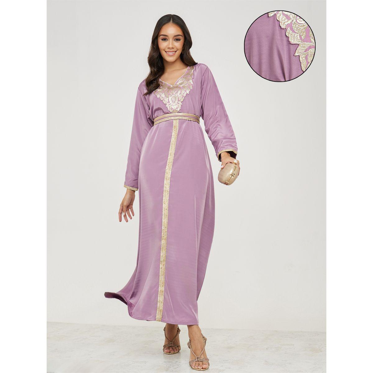 جلابية طويلة بتفاصيل مُطرّزة ورباط خصر-women-arabicclothing-jalabiyas-image-1
