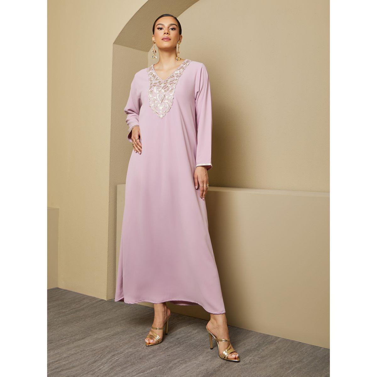 جلابية مطرزة برقبة على شكل حرف V-women-arabicclothing-jalabiyas-image-2