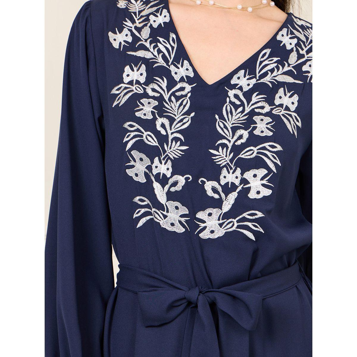 جلابية بتفاصيل مُطرّزة مع رباط خصر-women-arabicclothing-jalabiyas-image-3