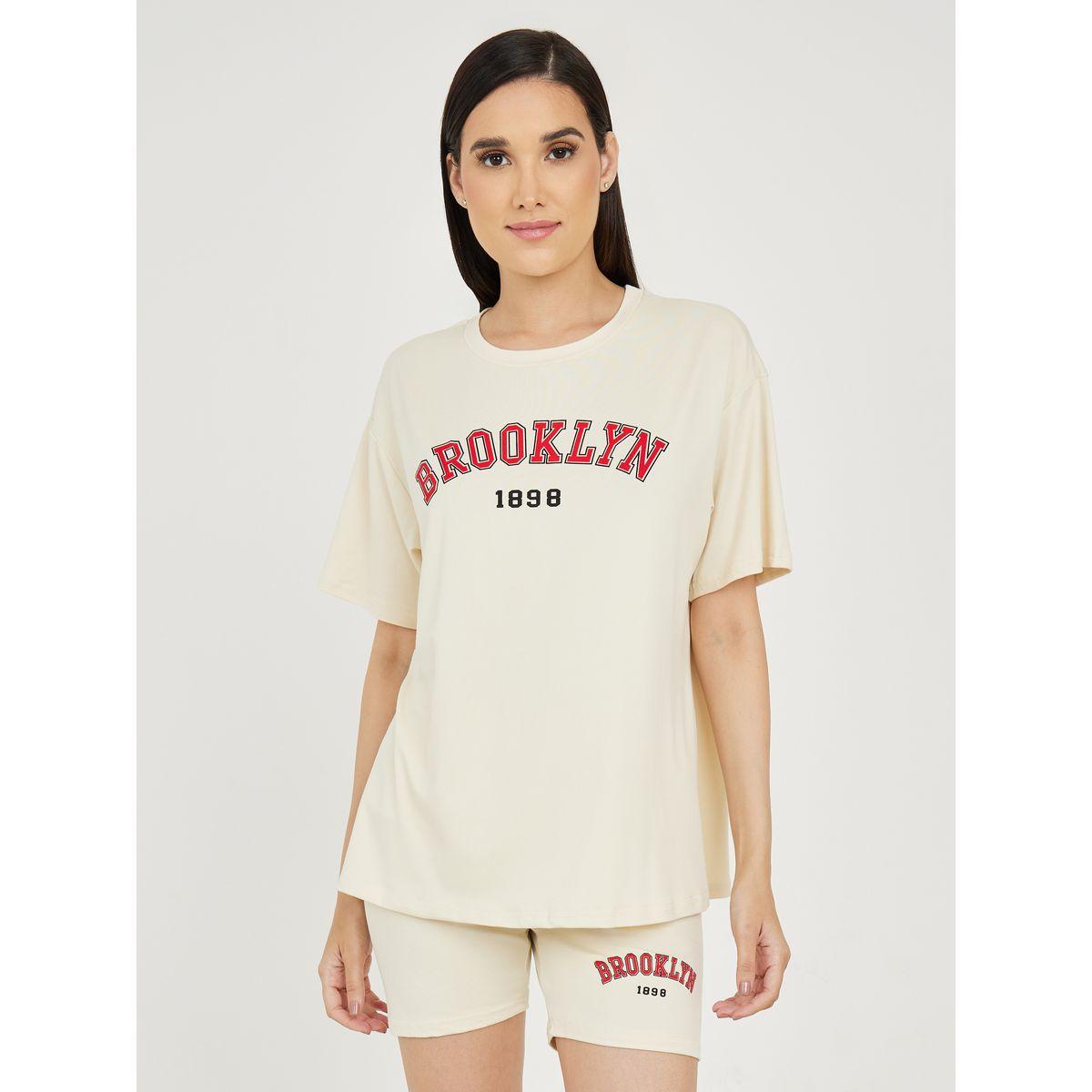 مجموعة من بنطال وتيشيرت بطبعة كتابة-women-clothing-coordsets-image-2