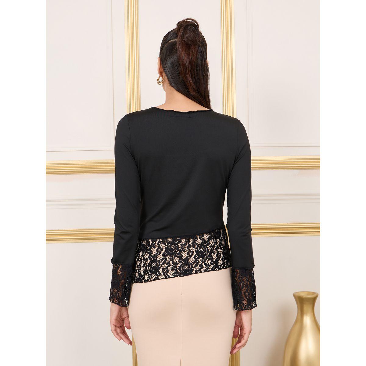 بلوزة محبوكة بتفاصيل دانتيل ودرزات-women-clothing-shirtsandblouses-blouses-image-4