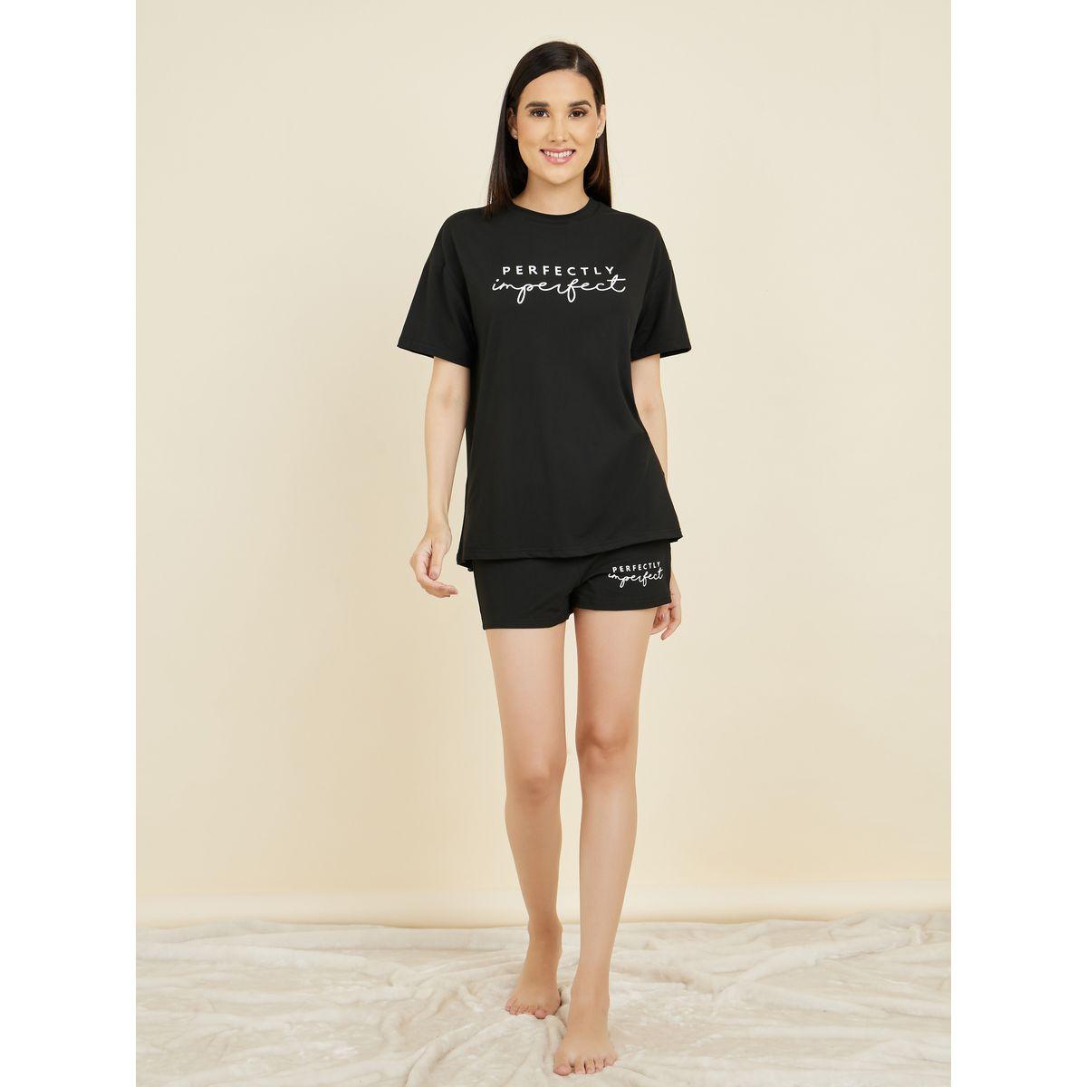 مجموعة من شورت وتيشيرت بطبعة كتابة-women-clothing-nightwear-pyjamas-shortsets-image-1