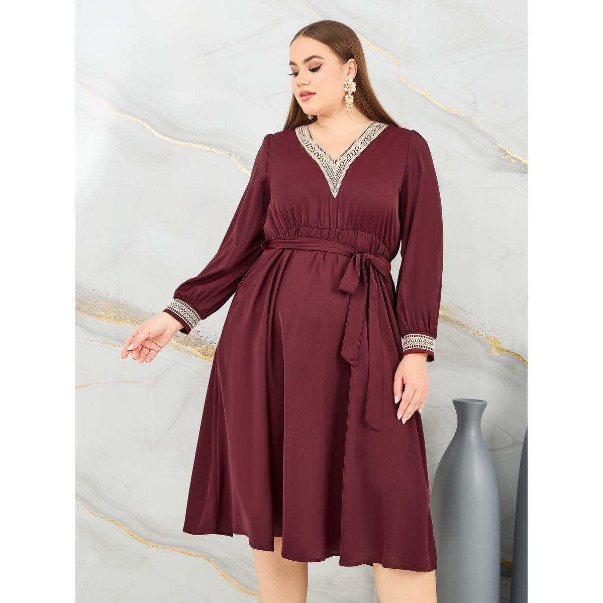 Styli Plus Lace Detail V Neck A-Line Midi Dress-women-clothing-dresses-image-2