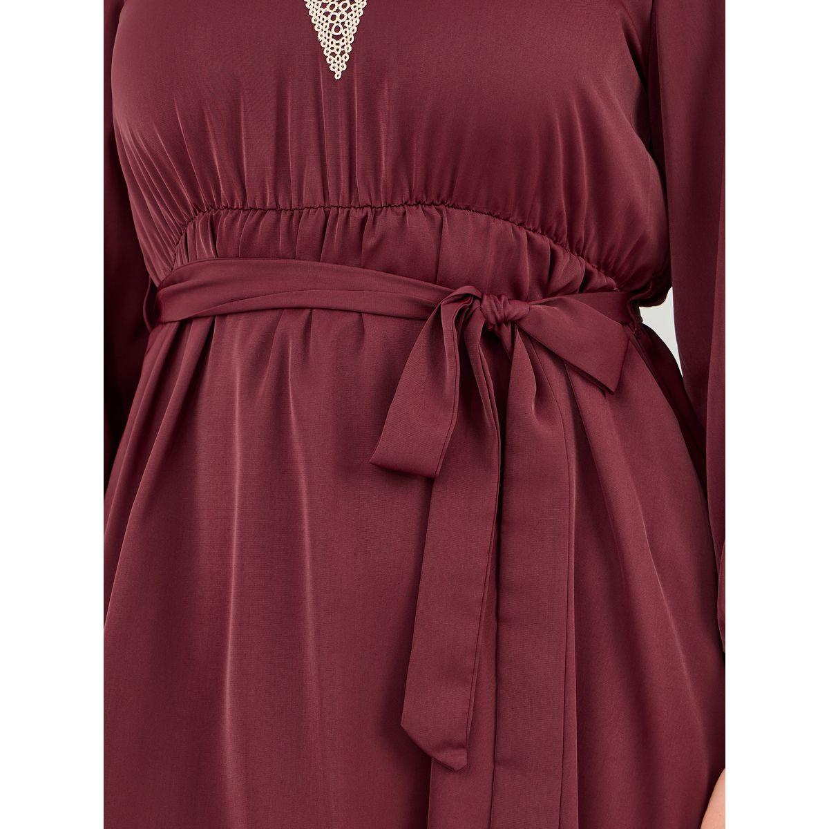 Styli Plus Lace Detail V Neck A-Line Midi Dress-women-clothing-dresses-image-3