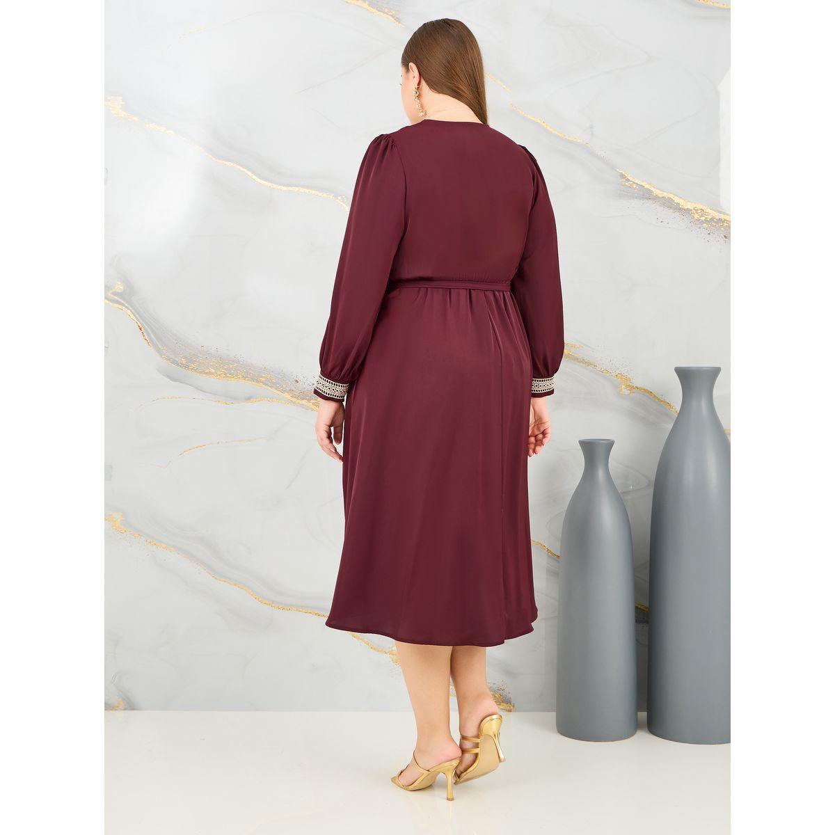 Styli Plus Lace Detail V Neck A-Line Midi Dress-women-clothing-dresses-image-4