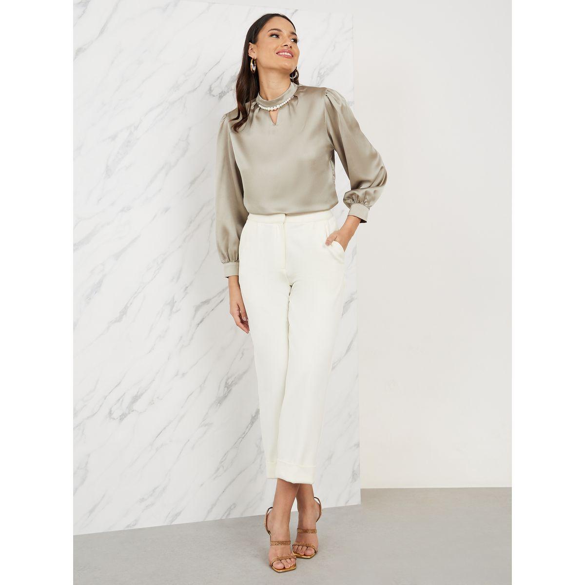 بلوزة مزينة بلؤلؤ صناعي وياقة بشق-women-clothing-shirtsandblouses-blouses-image-2