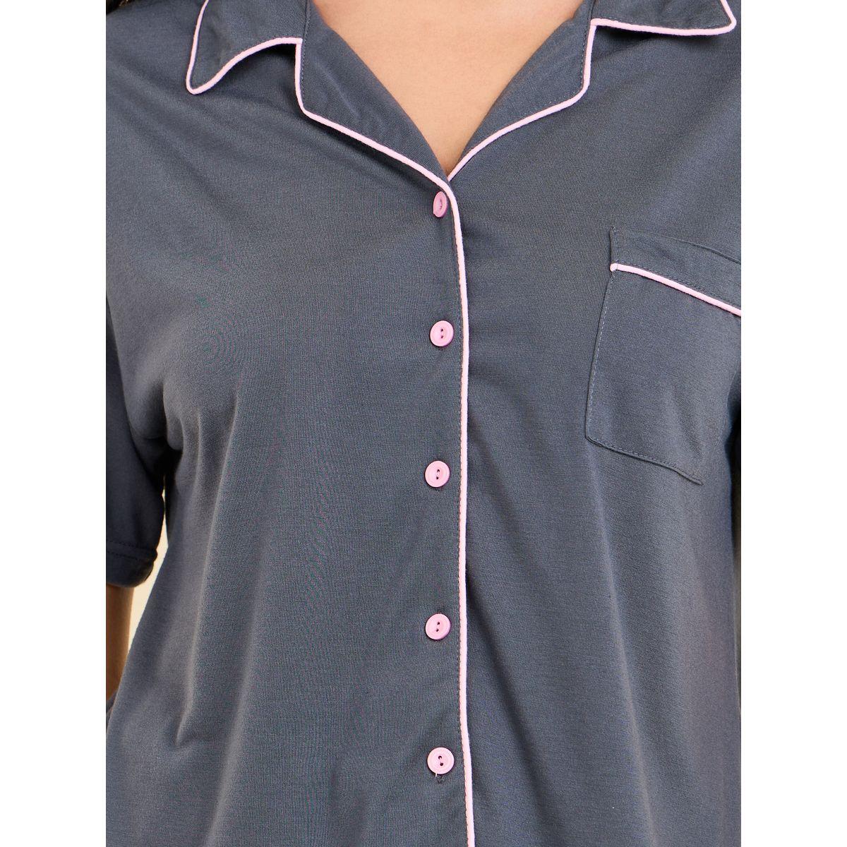 طقم من بنطال بيجاما وبلوزة بتداخلات محزوزة-women-clothing-nightwear-pyjamas-longsets-image-4