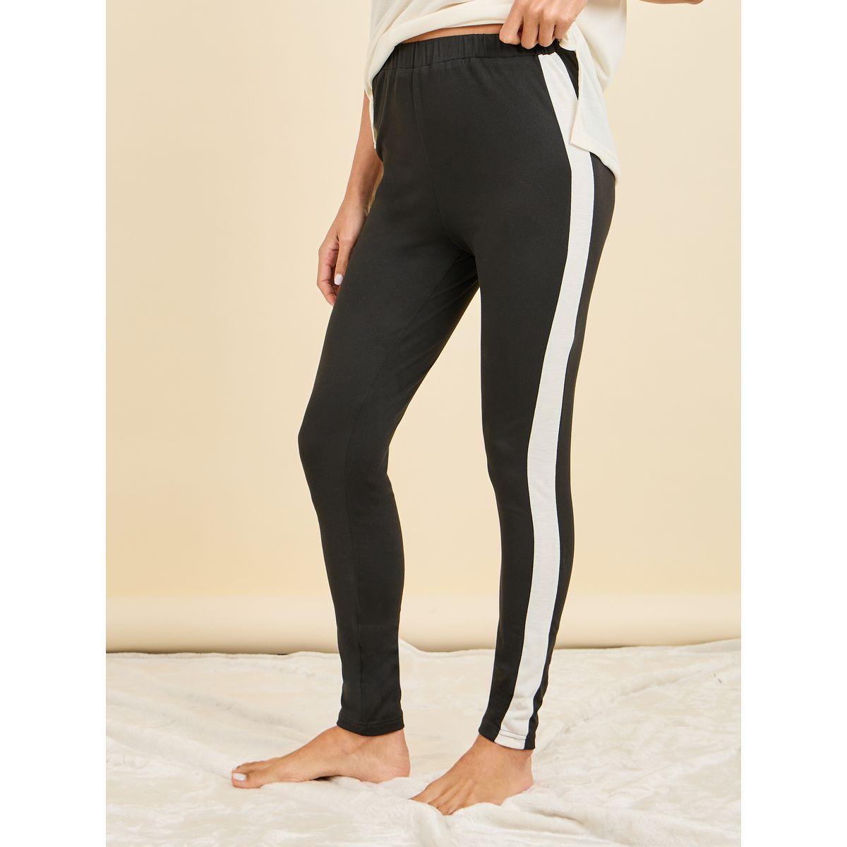 مجموعة من ليقنز مخطط مع تيشيرت بطبعة كتابة-women-clothing-nightwear-pyjamas-longsets-image-4