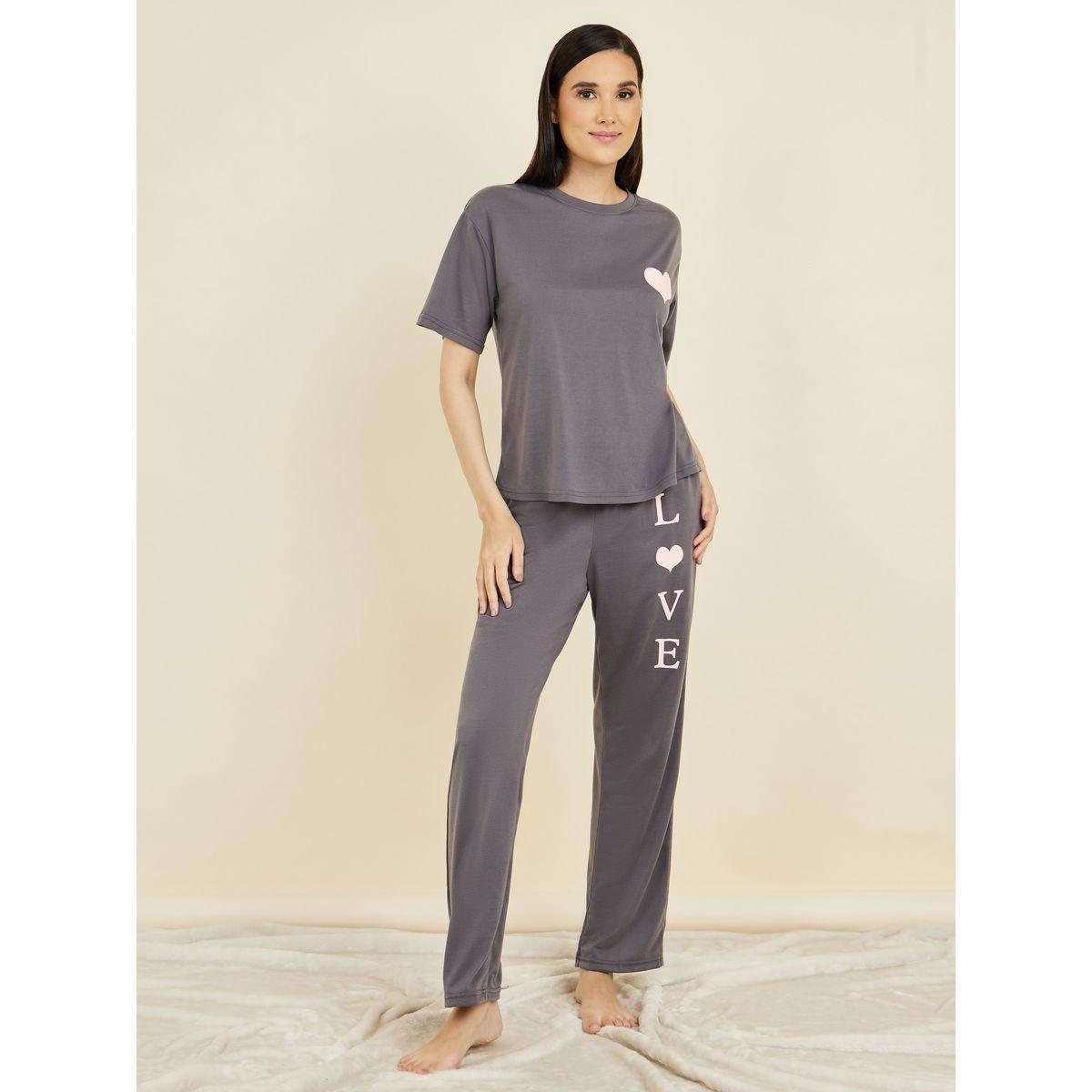 Styli Unwind Heart Graphic T-Shirt & Pyjama Set-women-clothing-nightwear-pyjamas-longsets-image-2