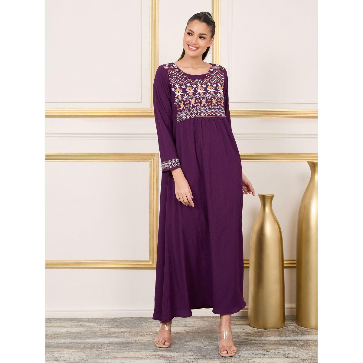 Styli Floral Thread Embroidered Crepe Jalabiya-women-arabicclothing-jalabiyas-image-1