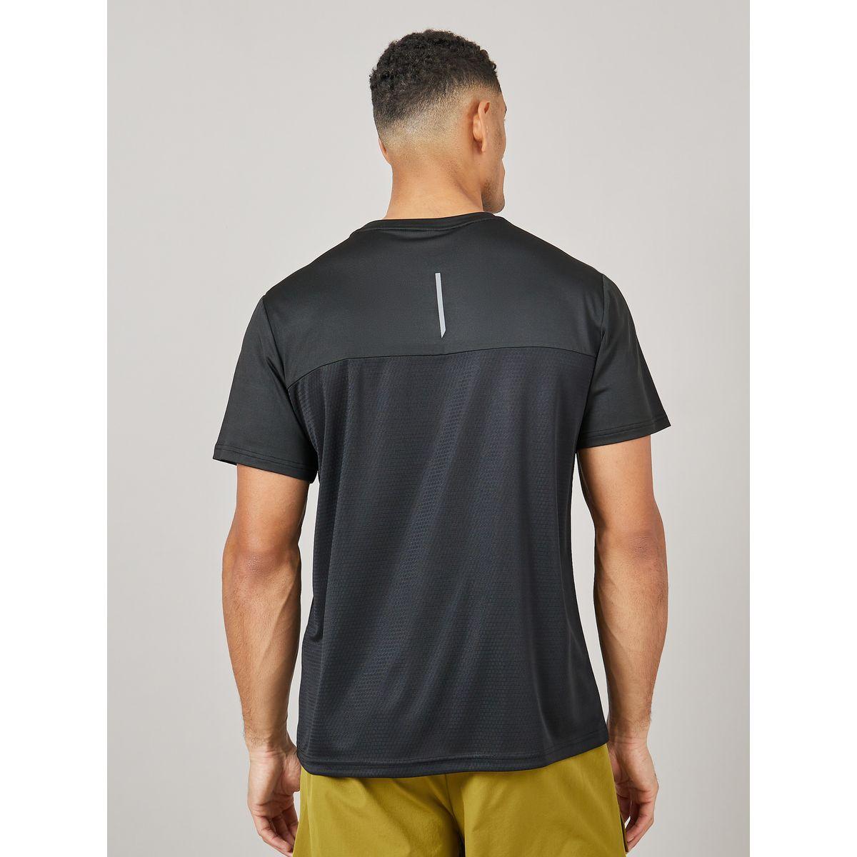 تيشيرت رياضي بتفاصيل محبوكة وطبعة عاكسة-men-clothing-sportswearandactivewear-tshirtsandpolos-image-5