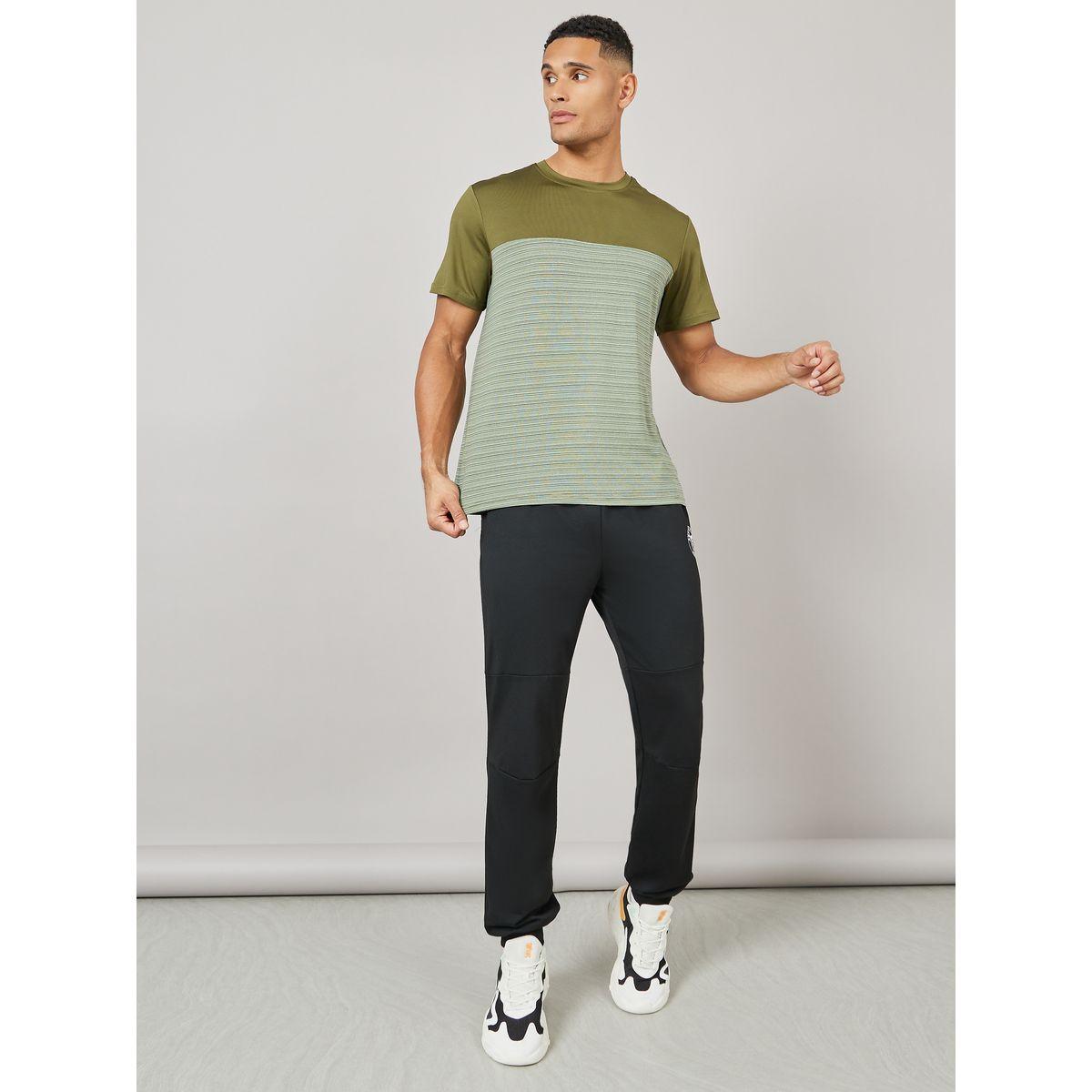 Styli Active Panelled Texture Knit Running T-shirt with Back Reflective Print-men-clothing-sportswearandactivewear-tshirtsandpolos-image-2