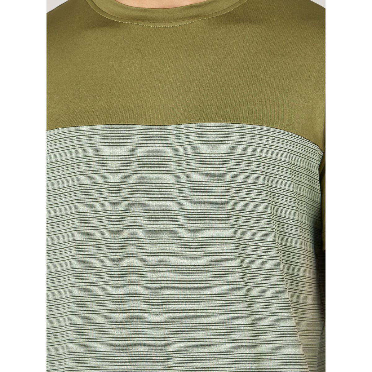 Styli Active Panelled Texture Knit Running T-shirt with Back Reflective Print-men-clothing-sportswearandactivewear-tshirtsandpolos-image-3