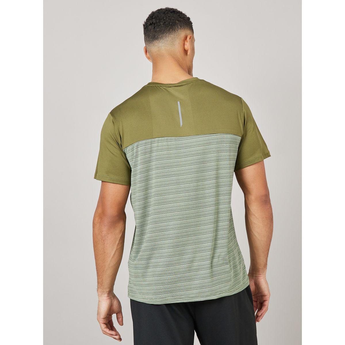 Styli Active Panelled Texture Knit Running T-shirt with Back Reflective Print-men-clothing-sportswearandactivewear-tshirtsandpolos-image-4