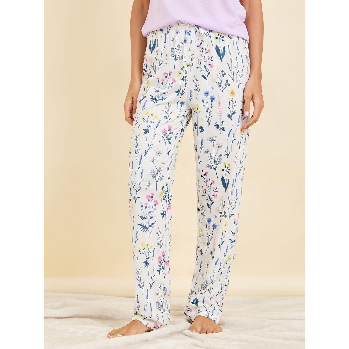 Styli Unwind Floral Print Pocket Detail T-shirt and Pyjama Set-women-clothing-nightwear-pyjamas-longsets-image-6