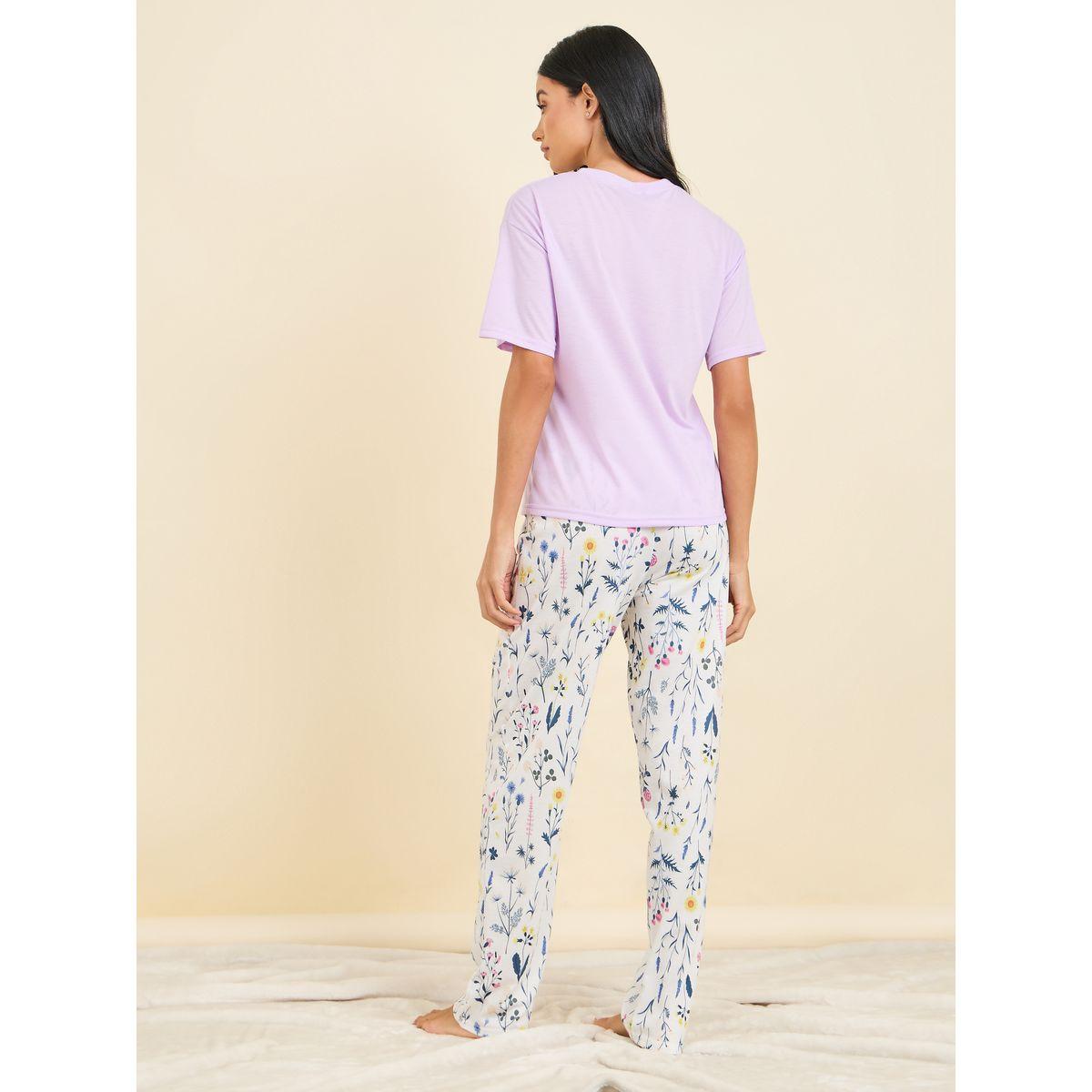 Styli Unwind Floral Print Pocket Detail T-shirt and Pyjama Set-women-clothing-nightwear-pyjamas-longsets-image-7
