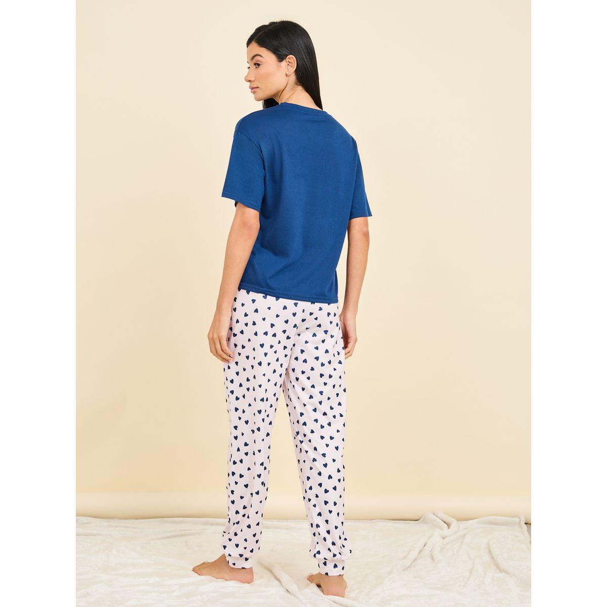 Styli Unwind French Slogan Print Drop Shoulder T-Shirt & AOP Pyjama Set-women-clothing-nightwear-pyjamas-longsets-image-7