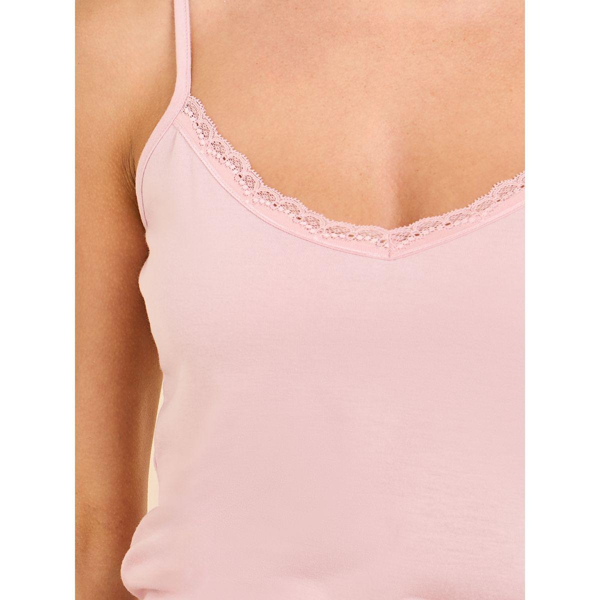 Styli Unwind Lace Trim Cami & Geo Print Shorts Set-women-clothing-nightwear-pyjamas-shortsets-image-3