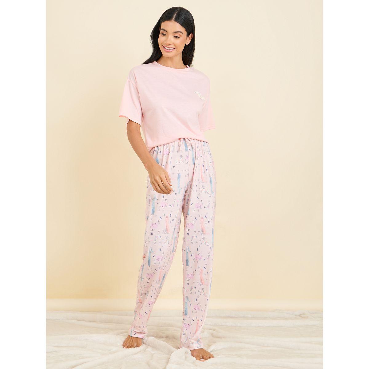 طقم من بنطال بيجاما وتيشيرت بطبعة كلب-women-clothing-nightwear-pyjamas-longsets-image-3