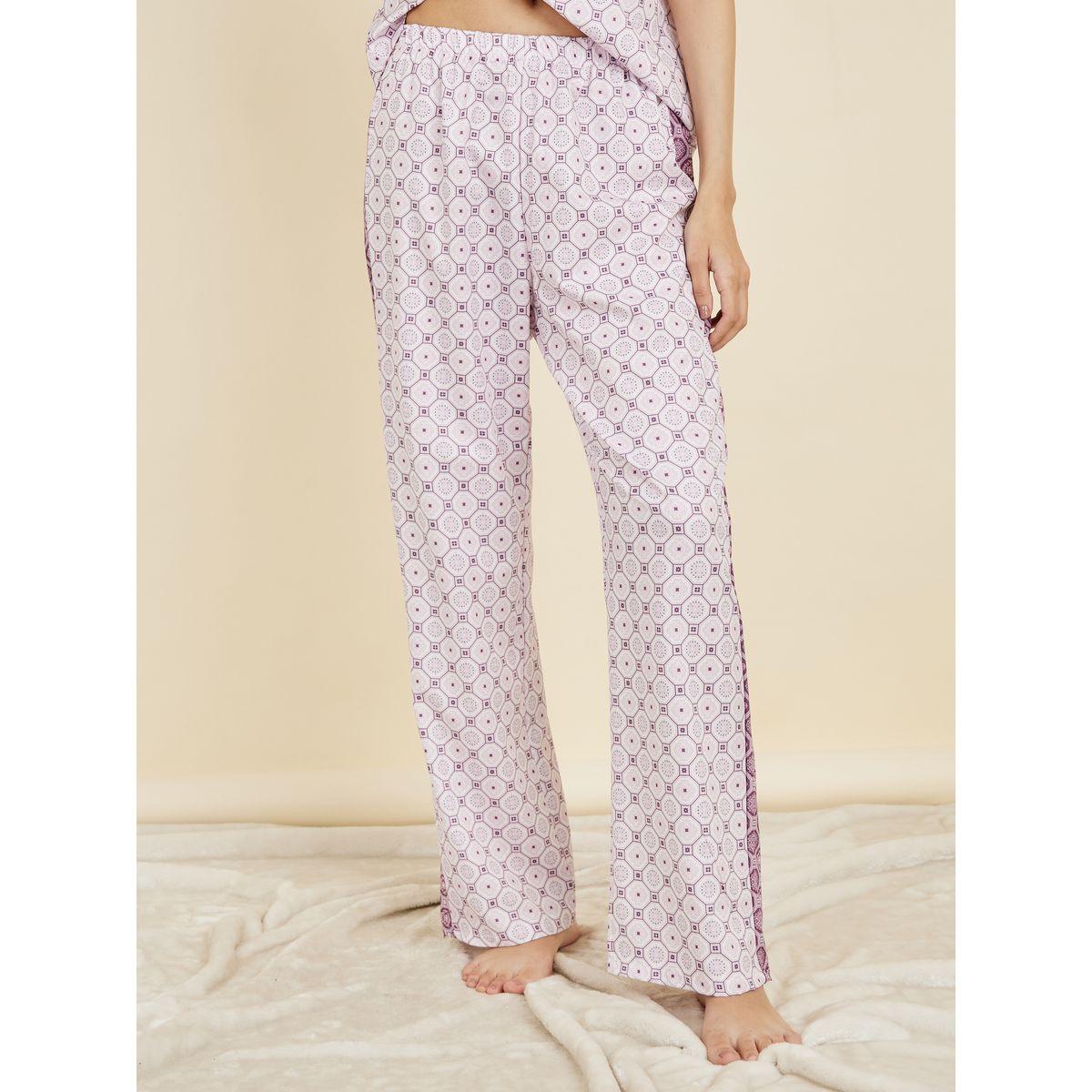 طقم من بنطال بيجاما مع بلوزة بطبعة هندسية-women-clothing-nightwear-pyjamas-longsets-image-5