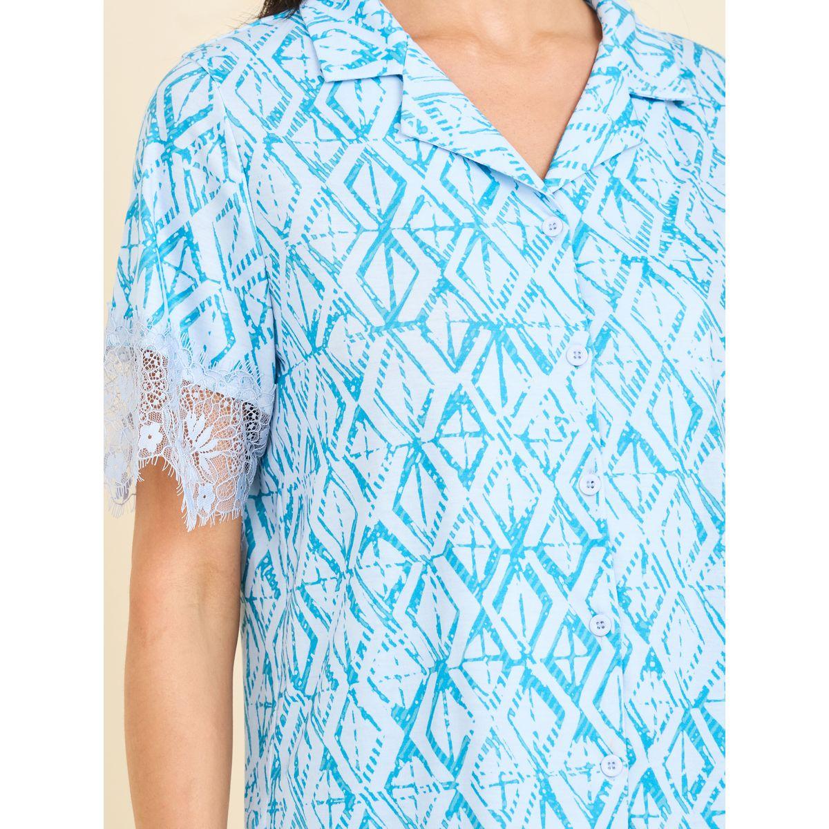 طقم من بنطال بيجاما وبلوزة بتفاصيل دانتيل-women-clothing-nightwear-pyjamas-longsets-image-3