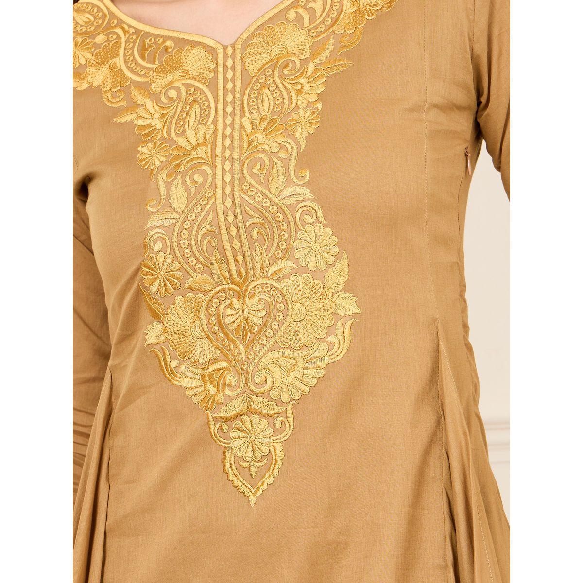 فستان طويل بحافة واسعة وتفاصيل مُطرّزة-women-clothing-dresses-image-3