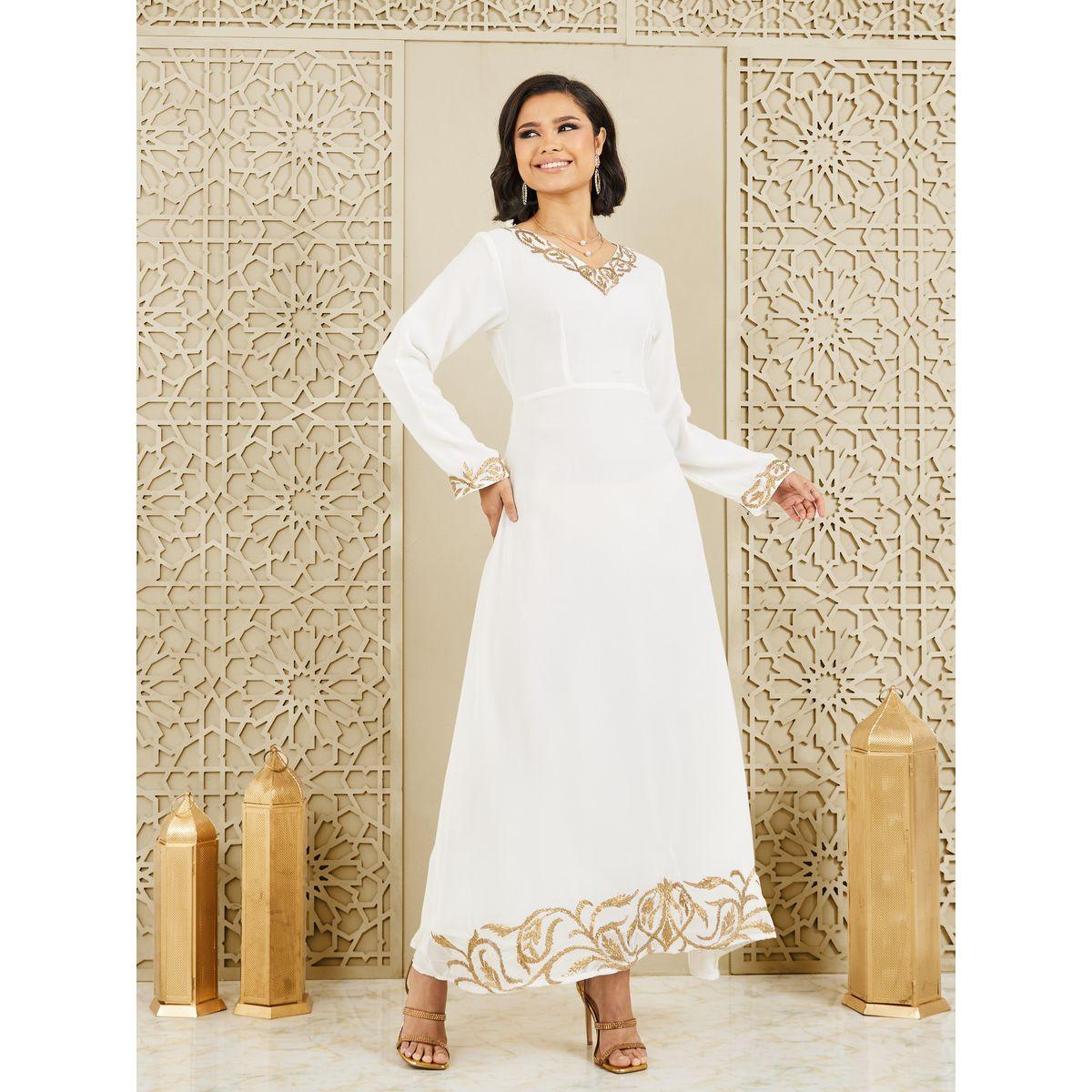 فستان طويل بتفاصيل مُطرّزة وكسرات-women-clothing-dresses-image-1