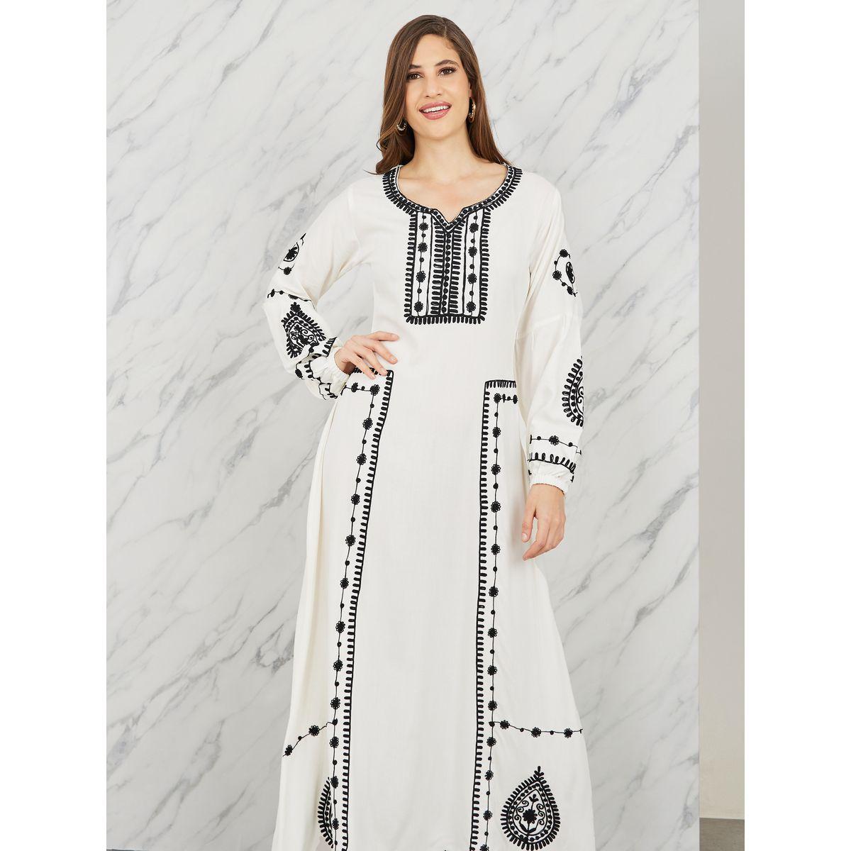 Styli Embroidered Sweetheart Neck A-Line Maxi Dress-women-clothing-dresses-image-2