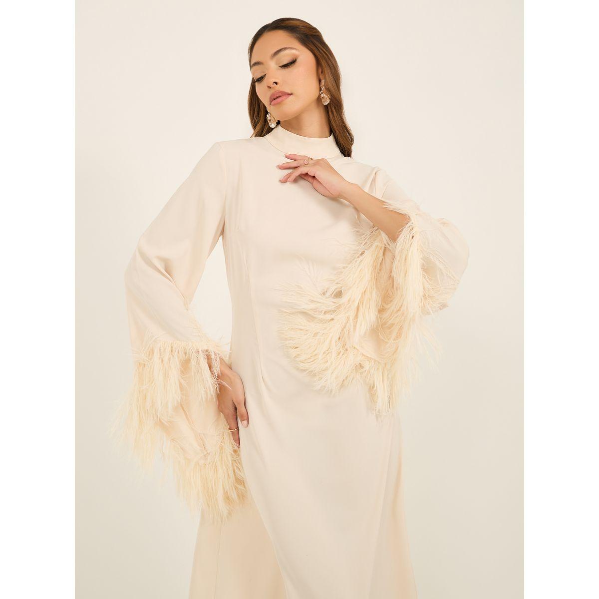 فستان متوسط ​​الطول بياقة عالية وتفاصيل فرو صناعي-women-clothing-dresses-image-3