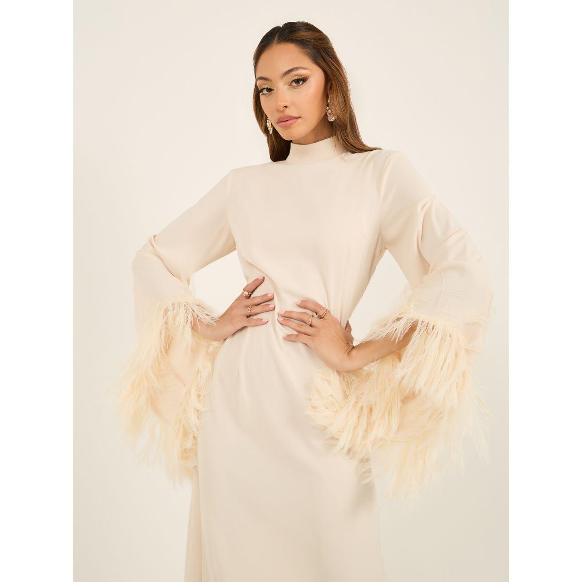 فستان متوسط ​​الطول بياقة عالية وتفاصيل فرو صناعي-women-clothing-dresses-image-4