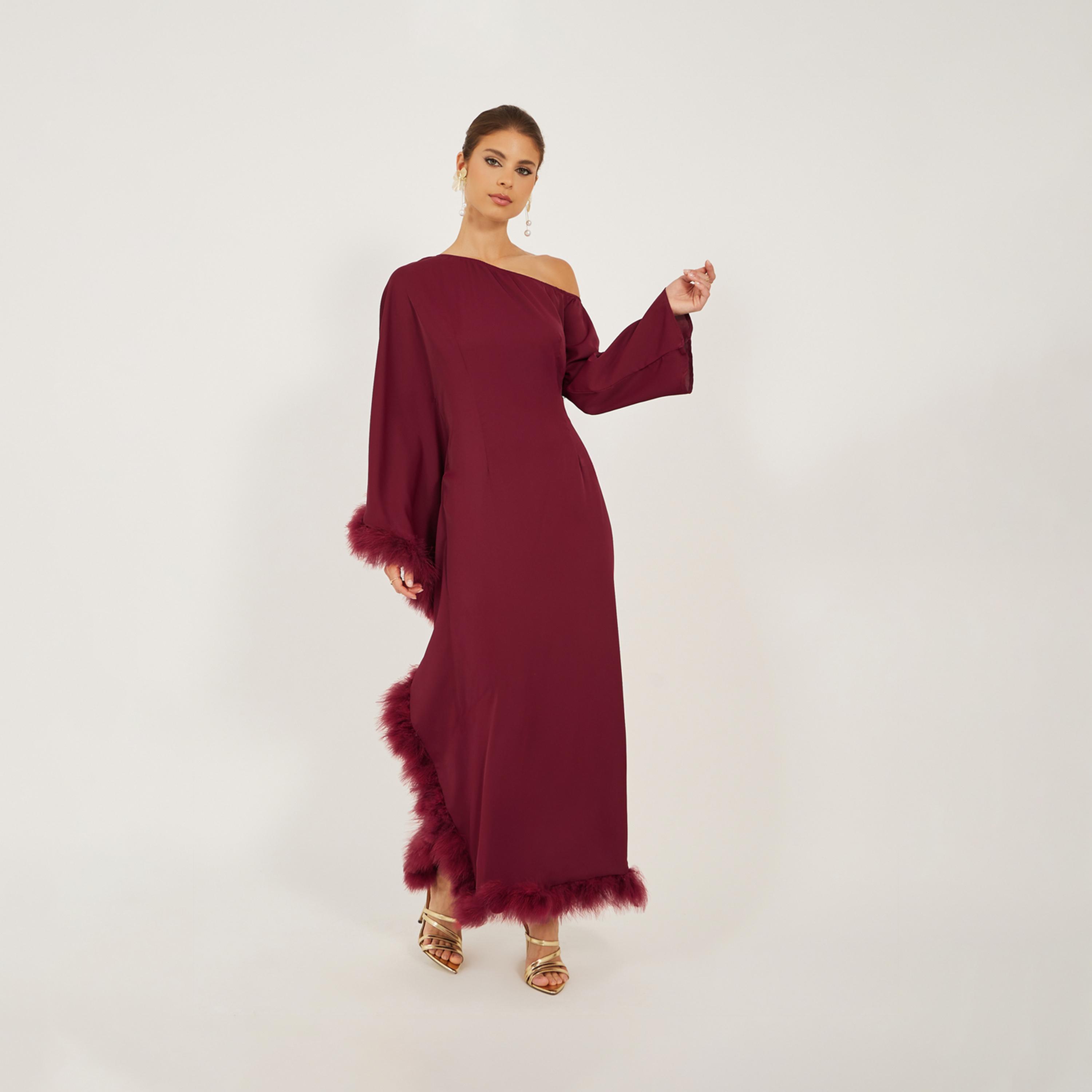 ستايلي - فستان ماكسي بفتحة رقبة غير متماثلة وحواف من الفرو الصناعي-women-clothing-dresses-image-1