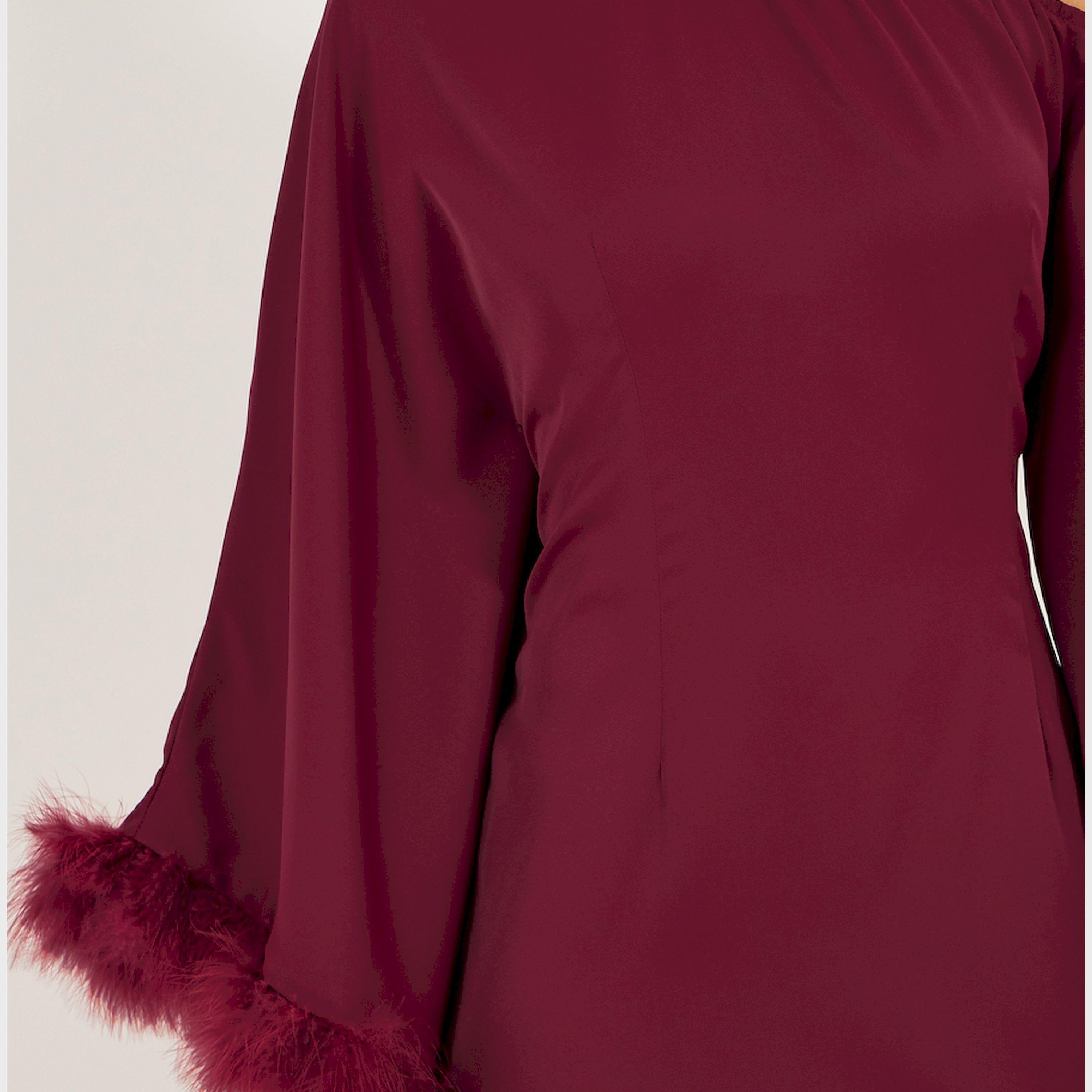 ستايلي - فستان ماكسي بفتحة رقبة غير متماثلة وحواف من الفرو الصناعي-women-clothing-dresses-image-4