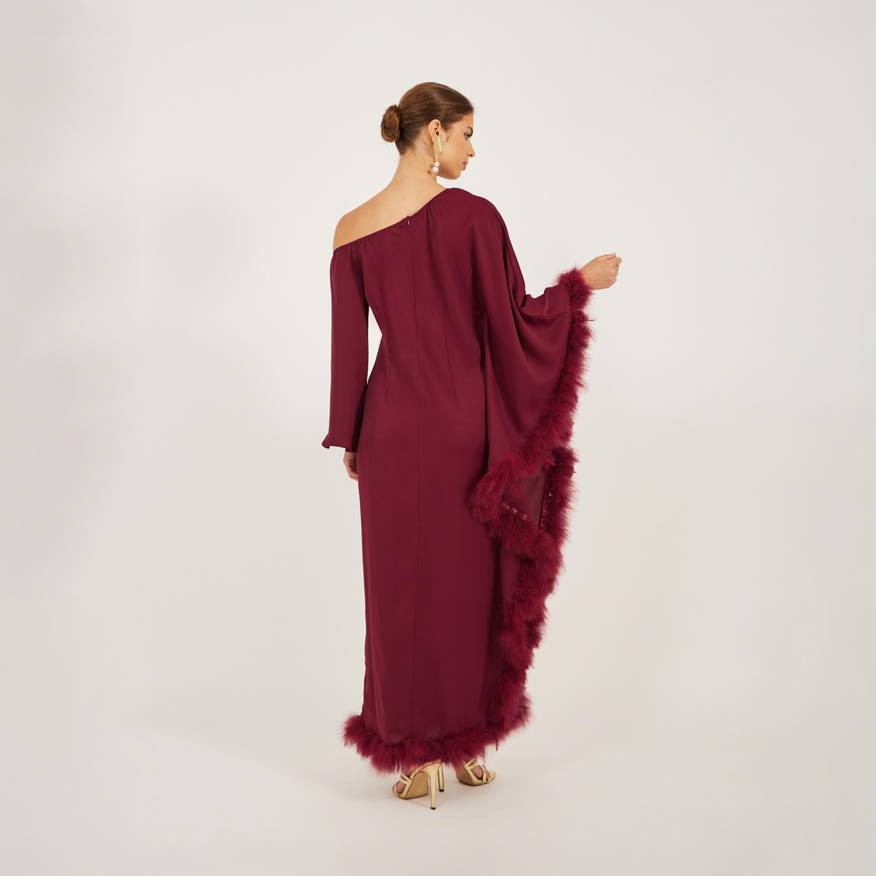 ستايلي - فستان ماكسي بفتحة رقبة غير متماثلة وحواف من الفرو الصناعي-women-clothing-dresses-image-5